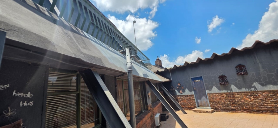 6 Bedroom Property for Sale in Wilkeville North West